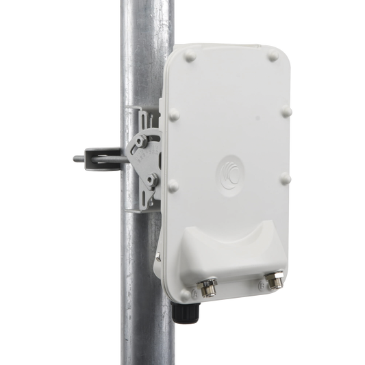 PTP550-CE PTP-550  Hasta 1.36 GBps / 4910 - 6200 MHz / 802.11 AC Wave 2  MU-MIMO 4: 4x4 / BackHaul Conectorizado (C050055H014A)